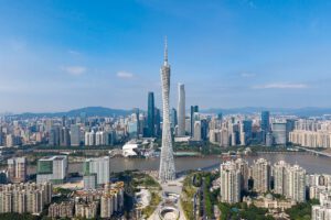 Guangzhou gehört zu den chinesischen Städten, in denen die Wirtschaft pro Kopf wuchs und die NO₂-Werte sanken.