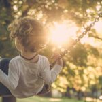 Auch Kindheitserinnerungen wirken oft echt – doch das Gehirn sortiert, überschreibt und verliert vieles schon früh.