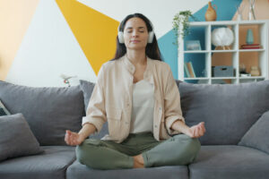 Nach sieben Tagen Meditation lassen sich Veränderungen im Gehirn und in wichtigen Stress- und Schmerzsystemen messen. © Unsplash