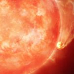 Ein Stern verschlingt einen Planeten: Astronomen beobachteten erstmals deutliche Hinweise auf einen solchen Vorgang. Ein ähnliches Schicksal könnte auch der Erde drohen. © NSF/NOIRLab