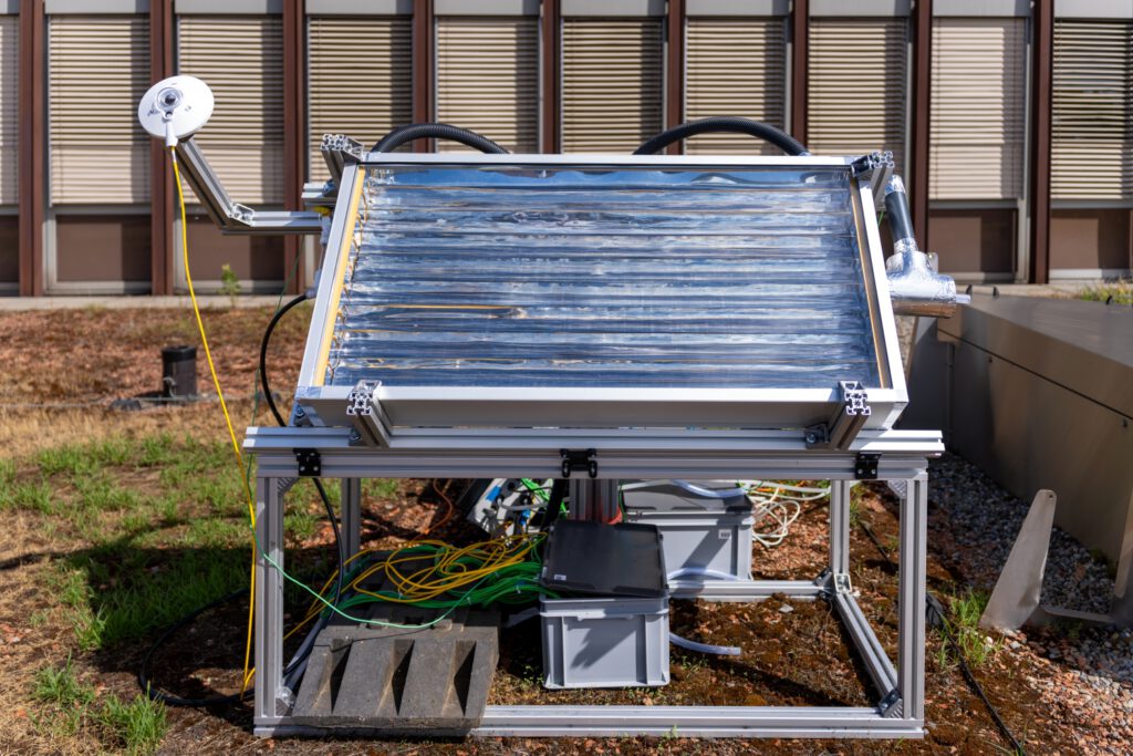Ein ETH-Forscher will Sonnenwärme für die Industrie günstiger nutzbar machen. Der Kollektor liefert Prozesswärme bis etwa 150 Grad.