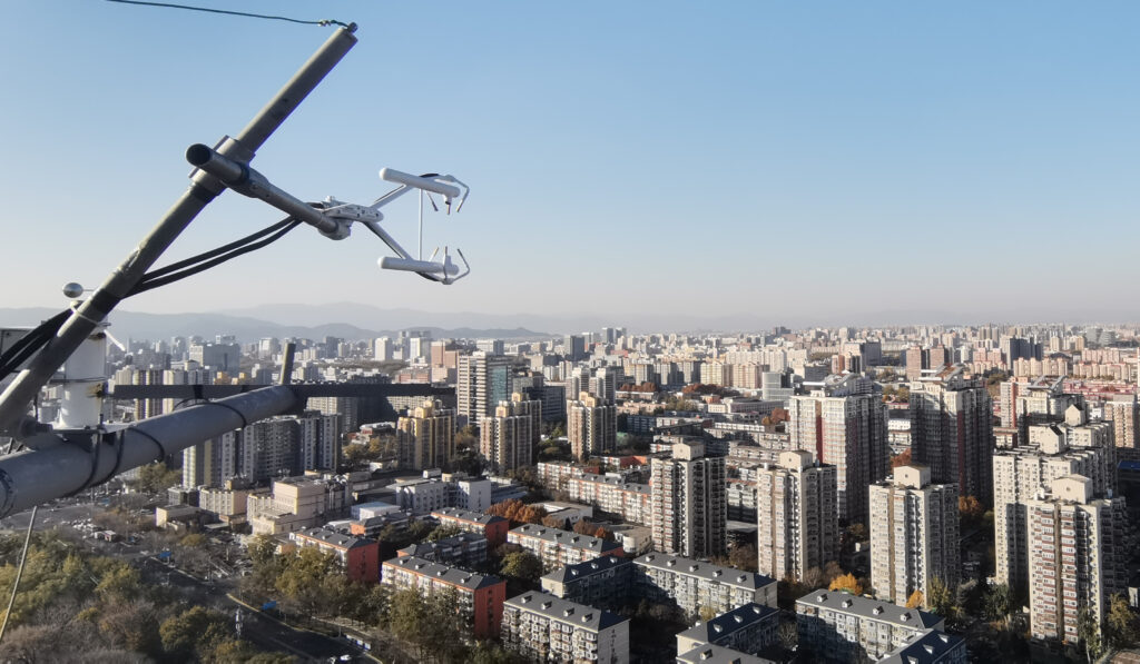 Das Messsystem am Pekinger Wetterturm zeichnete in 102 Metern Höhe auf, welche flüchtigen Stoffe über der Stadt freigesetzt werden und wie stark sie zur Ozonbildung beitragen.