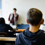 Nicht nur Fleiß und Unterricht beeinflussen Schulnoten. Laut Studie können auch Gene der Eltern mitwirken, die Kinder selbst gar nicht geerbt haben. © Unsplash