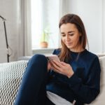 Nur noch ein Video – und plötzlich ist eine Stunde vergangen: Menschen mit ADHS verlieren beim Scrollen häufiger das Zeitgefühl und finden schwerer ein Ende. Symbolbild: © Pexels