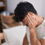 Serotonin beeinflusst im Gehirn sowohl die Stimmung als auch die Hörverarbeitung und kann dadurch Tinnitus verstärken. © Freepik