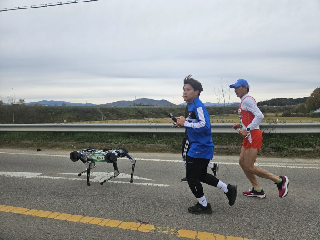 RAIBO2 schaffte 42,195 Kilometer ohne Akkuwechsel – und lieferte dabei über mehr als vier Stunden Messdaten zu Energieverbrauch und Belastung.