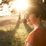 Mehr Vitamin D in der Lebensmitte könnte Jahre später mit weniger schädlichen Ablagerungen im Gehirn zusammenhängen.