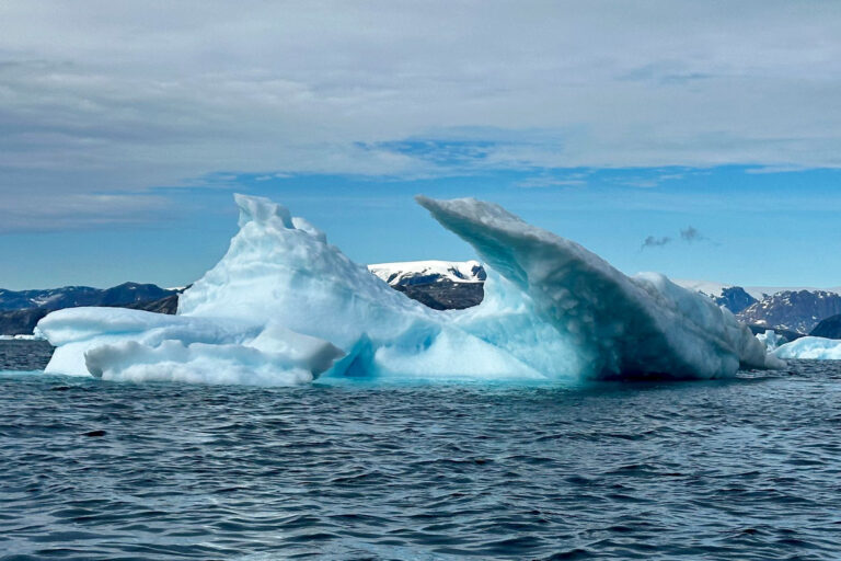 Eine gewaltige Eisdecke prägt den Arktischen Ozean. Vor rund 150.000 Jahren könnten mächtige Eismassen die Verbindung zum Atlantik vollständig blockiert haben.