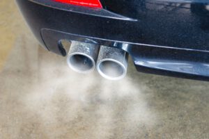 Luftverschmutzung und Lärm verursachten beim Autofahren in der Studie höhere externe Kosten als die berechneten Klimaschäden. © Pexels