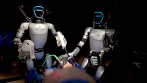 Humanoide Roboter im OP: Die Studie prüft erstmals systematisch, was die Technik bereits kann – und wo ihre Grenzen liegen.