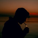 Raucher fühlten sich in einer großen Europa-Studie häufiger einsam als Nichtraucher. Innerhalb von zwei Jahren nahm der Unterschied weiter zu. © Pexels