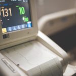 Testosteron kann den Herzrhythmus beeinflussen. Sowohl sehr niedrige als auch hohe Werte könnten Vorhofflimmern begünstigen.
