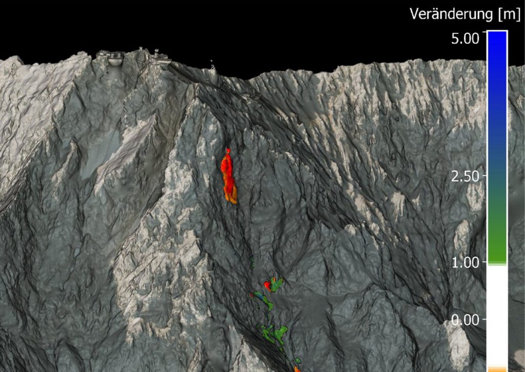 Aus der Tiroler Nordwand der Zugspitze brachen 13.800 Kubikmeter Fels heraus – Drohnenbilder machen die Dimension des Abbruchs sichtbar.