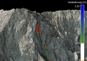 Aus der Tiroler Nordwand der Zugspitze brachen 13.800 Kubikmeter Fels heraus – Drohnenbilder machen die Dimension des Abbruchs sichtbar.
